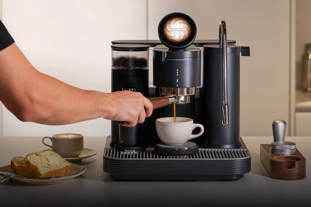 Diferentele dintre un espressor manual si unul automat: avantaje si dezavantaje - Coffee Gear
